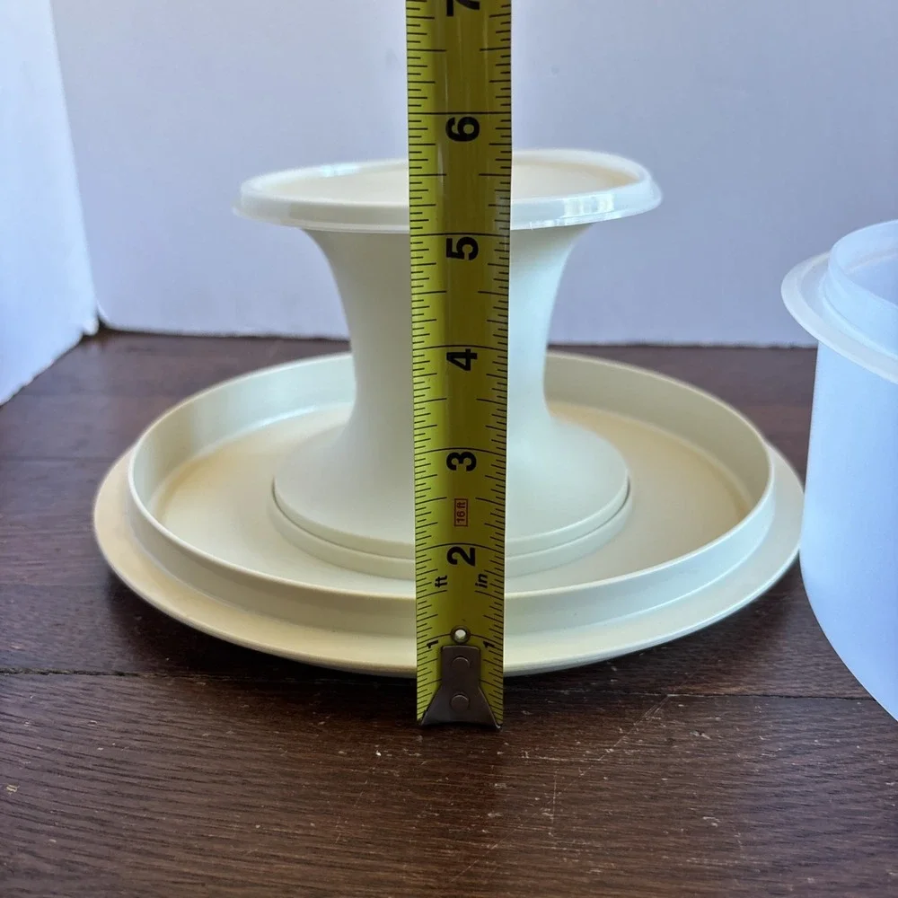 4 pc Round Tupperware Cake Keeper Taker 1710-2, Punch Bowl, 1695-2 ,Veg/ Dip New